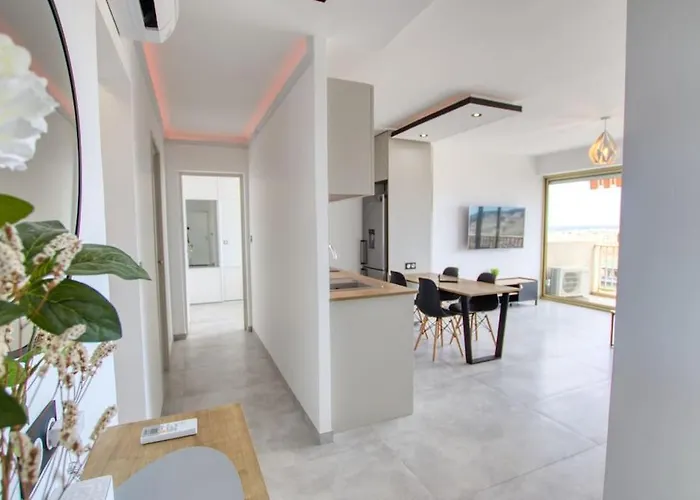 Evasion De Reve : 3p, Piscine, Tennis, Wifi, Park. * Antibes