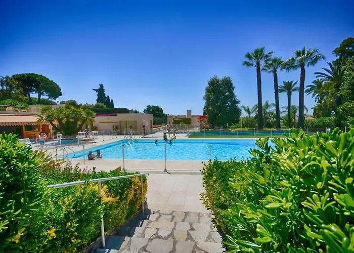 Evasion De Reve : 3p, Piscine, Tennis, Wifi, Park. Lejlighed